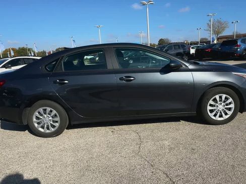 Used 2022 Kia Forte Sedan image 9
