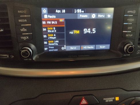Used 2018 Kia Sorento FWD image 25