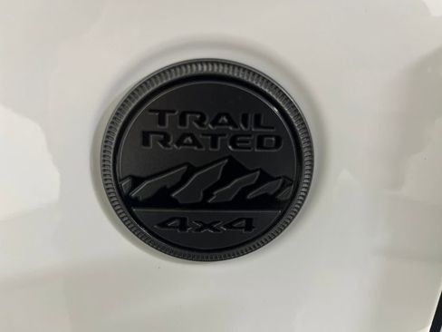 Used 2025 Jeep Wrangler Willys image 31