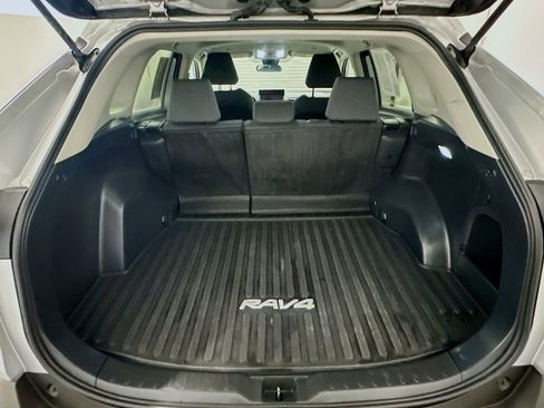 Used 2025 Toyota RAV4 XLE image 30