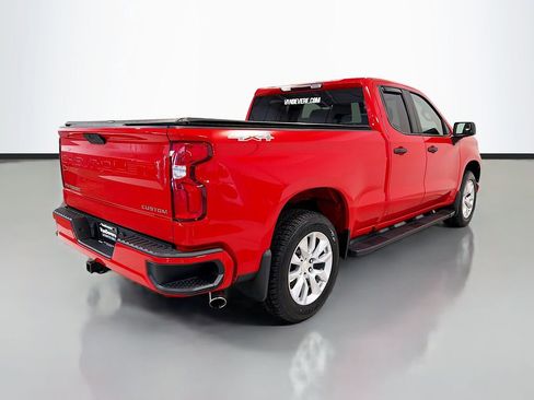 Used 2020 Chevrolet Silverado 1500 Custom w/ Custom Value Package AWD/4WD image 10