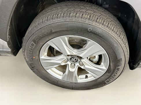 Used 2025 Toyota RAV4 XLE image 11