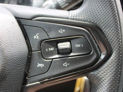Used 2024 Chevrolet Trax LS w/ LS Convenience Package FWD image 18