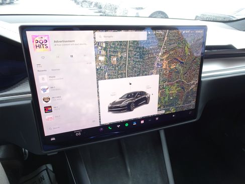 Used 2021 Tesla Model S Plaid image 14