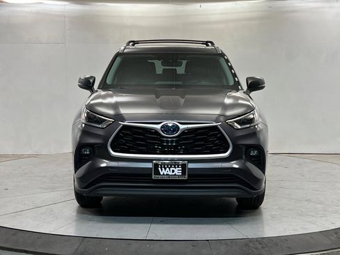 Certified 2021 Toyota Highlander XLE image 10