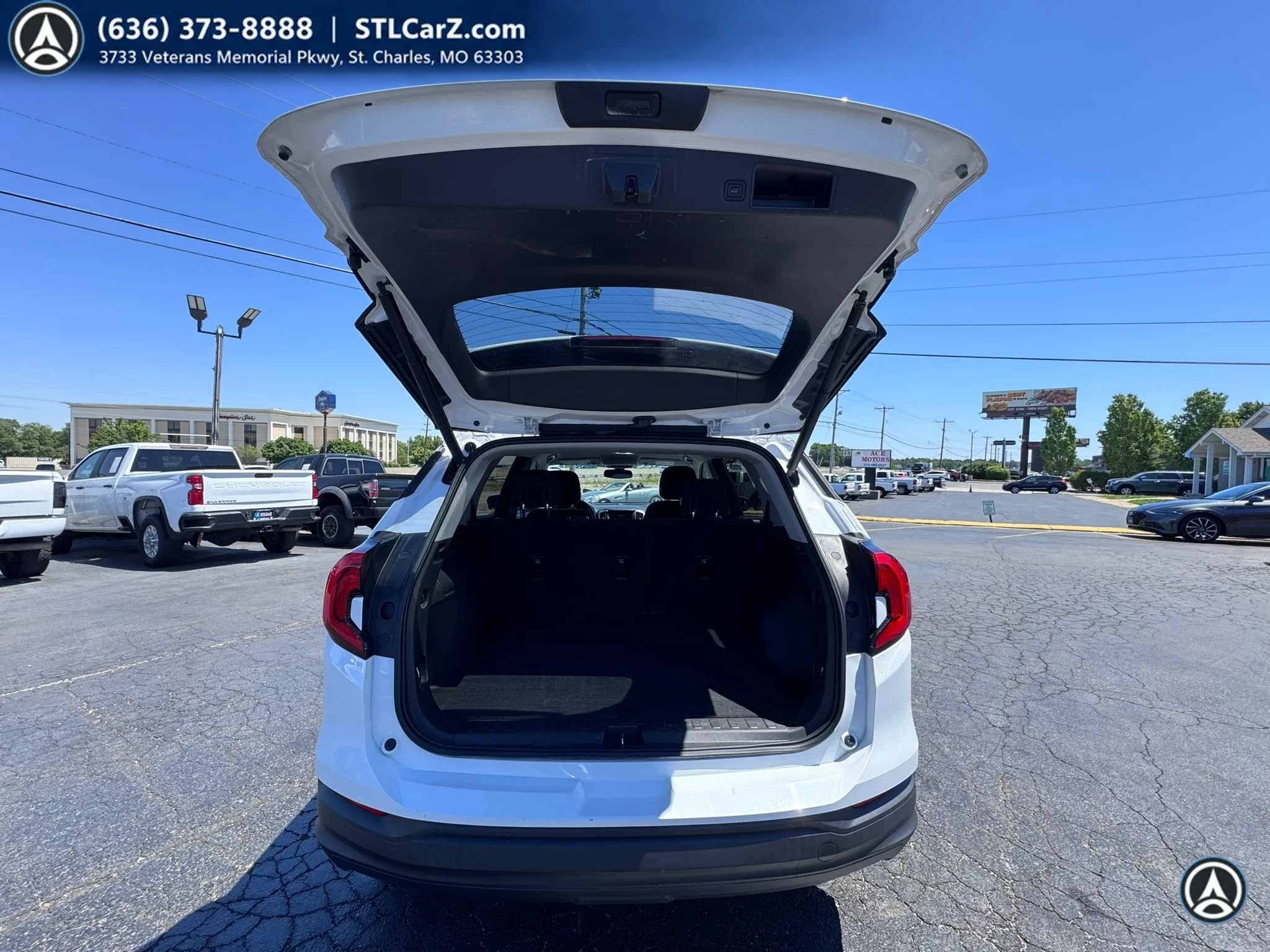 Used 2018 GMC Terrain SLE w/ Driver Convenience Package FWD image 12
