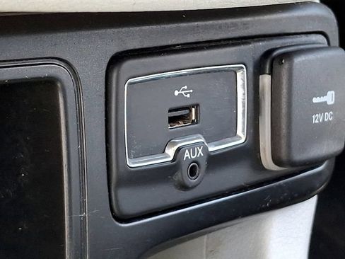 Used 2020 Jeep Renegade Latitude w/ Popular Equipment Group FWD image 23