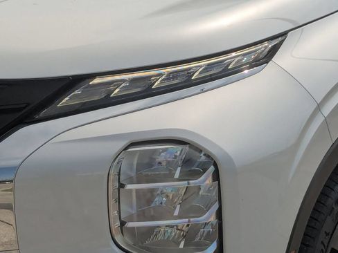 Used 2024 Mitsubishi Outlander SE Black Edition FWD image 9