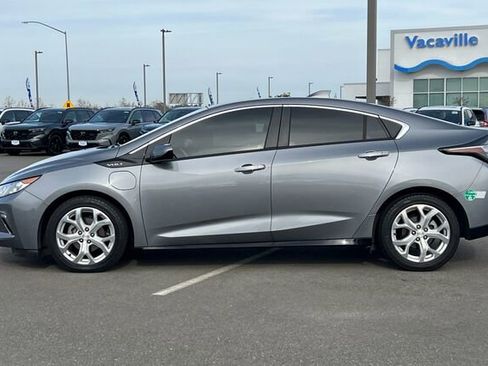 Used 2018 Chevrolet Volt Premier w/ Driver Confidence Package image 7
