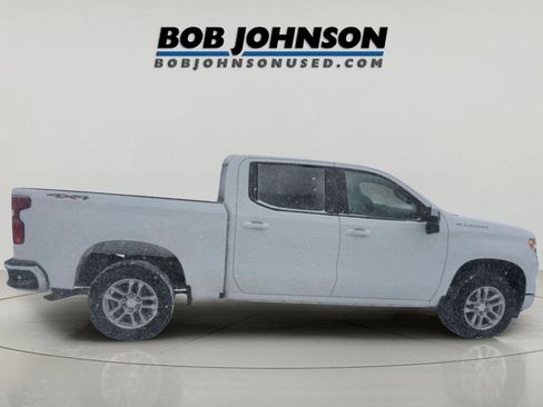 Used 2023 Chevrolet Silverado 1500 LT AWD/4WD image 2