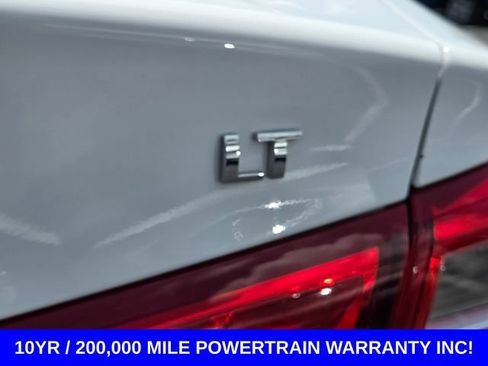 Used 2024 Chevrolet Malibu LT FWD image 17