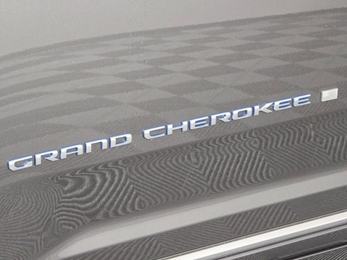 Used 2022 Jeep Grand Cherokee Summit image 12