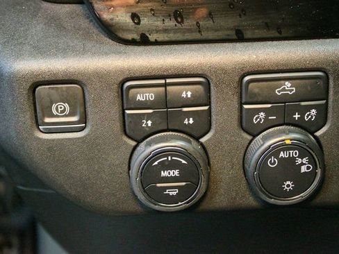 Used 2023 Chevrolet Silverado 1500 LT image 20