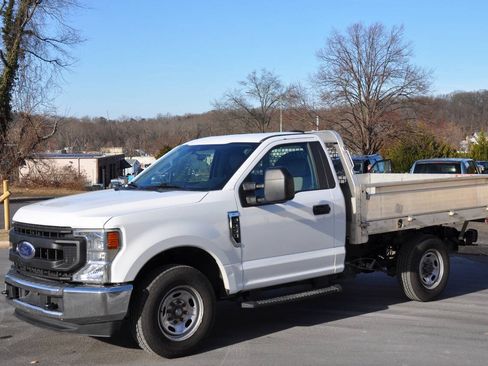 Used 2021 Ford F250 XL w/ Power Equipment Group RWD image 2