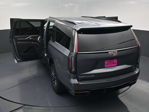 Used 2021 Cadillac Escalade ESV Sport Platinum AWD/4WD image 27