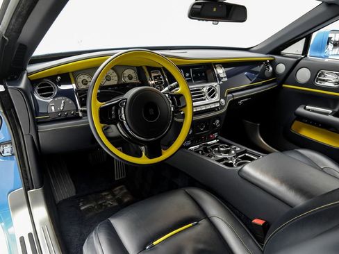 Used 2021 Rolls-Royce Dawn RWD image 9