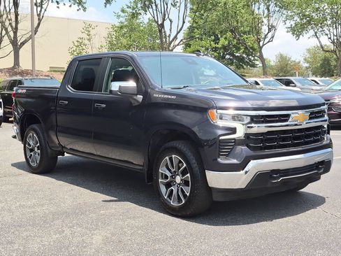 Used 2024 Chevrolet Silverado 1500 LT AWD/4WD image 5