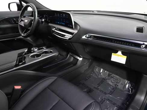 New 2026 Cadillac Lyriq Premium Luxury w/ LPO, Floor Liner Package AWD/4WD image 15