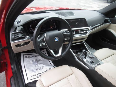 Used 2022 BMW 330i xDrive Sedan w/ Premium Package image 21