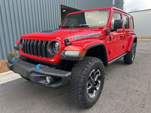 Used 2024 Jeep Wrangler Unlimited Rubicon 4xe image 3