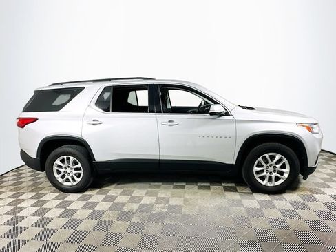 Used 2020 Chevrolet Traverse LT FWD image 2