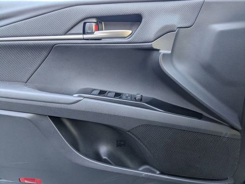 Used 2025 Toyota Camry SE image 13