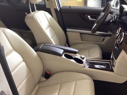 Used 2015 Mercedes-Benz GLK 350 4MATIC image 17