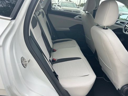 New 2026 Volkswagen Taos SE FWD image 34