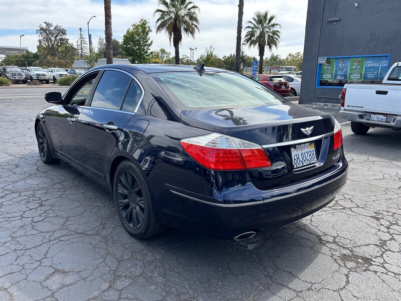 Used 2009 Hyundai Genesis 3.8 w/ Premium Plus Pkg 3 RWD image 5