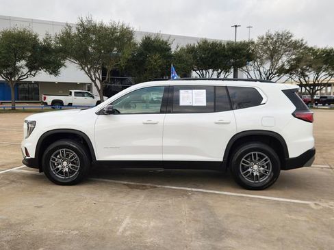 Used 2025 GMC Acadia Elevation image 4