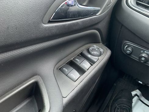 Used 2024 Chevrolet Equinox RS image 32