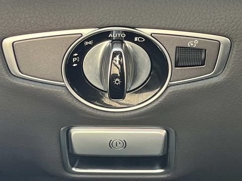 Used 2019 Mercedes-Benz S 560 4MATIC Sedan image 34