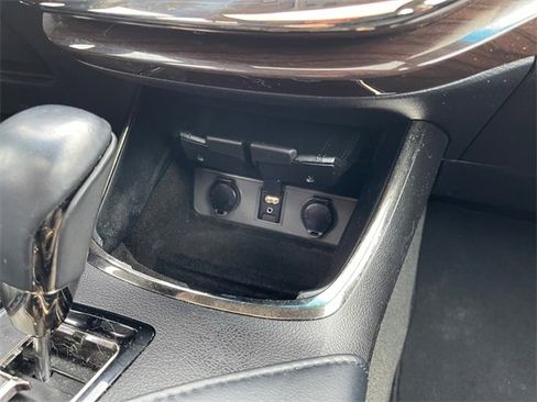 Used 2013 Toyota Avalon Limited image 24