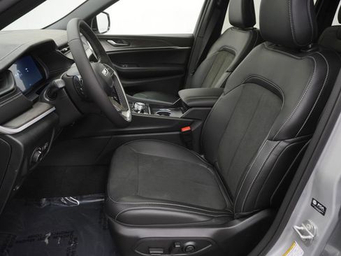 New 2026 Jeep Grand Cherokee Altitude AWD/4WD image 15