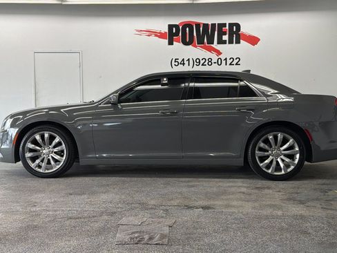 Used 2019 Chrysler 300 Touring L w/ Quick Order Package 22F image 6
