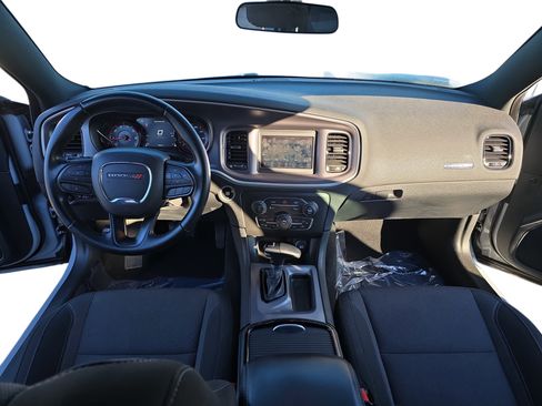 Used 2022 Dodge Charger SXT w/ Blacktop Package image 9