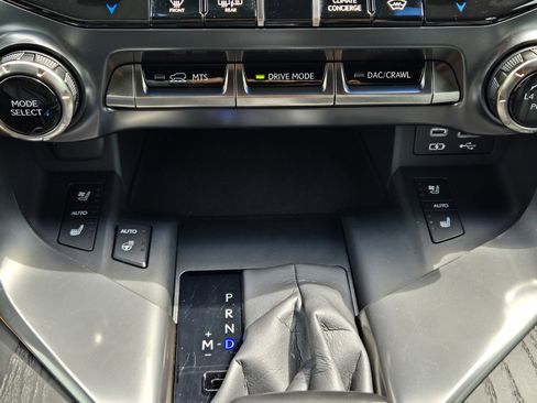 Used 2023 Lexus LX 600 4WD w/ Interior Upgrade Package image 29