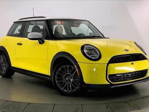 Certified 2025 MINI Cooper S image 33