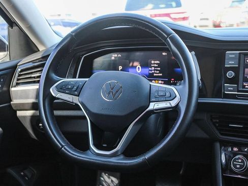 Used 2023 Volkswagen Jetta SE FWD image 16