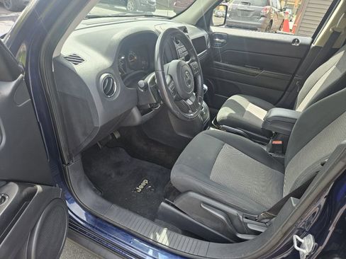 Used 2014 Jeep Patriot Latitude FWD image 11