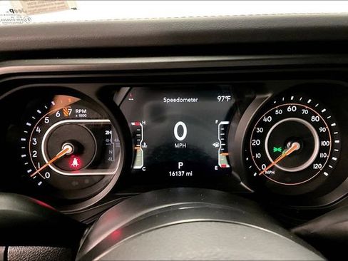 Used 2024 Jeep Gladiator Mojave AWD/4WD image 28