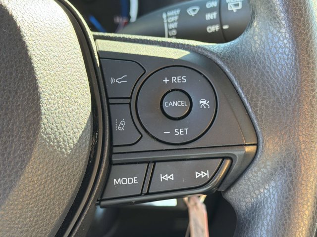 Used 2023 Toyota RAV4 LE AWD/4WD image 31