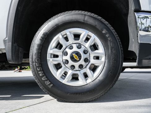 Used 2025 Chevrolet Silverado 2500 LT w/ Convenience Package image 28