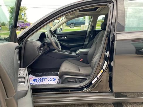 Used 2023 Honda Accord EX image 11