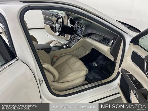 Used 2017 Lincoln Continental Select w/ Technology Package FWD image 15