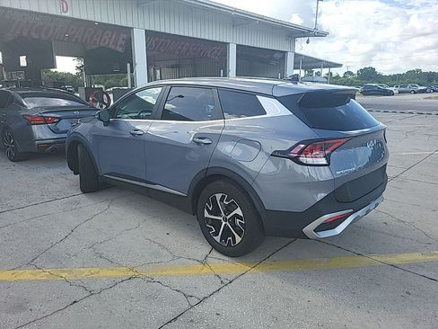Used 2024 Kia Sportage EX FWD image 3