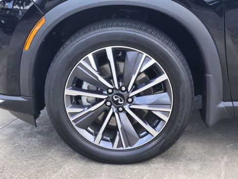 Certified 2027 INFINITI QX60 Luxe w/ Cargo Package FWD image 8