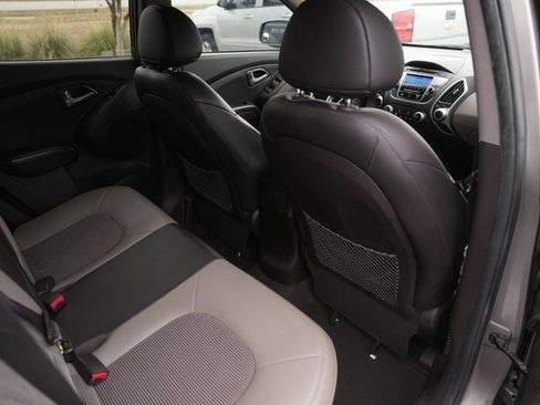 Used 2012 Hyundai Tucson GLS image 14