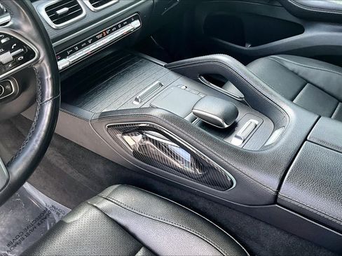 Used 2023 Mercedes-Benz GLS 450 4MATIC image 17