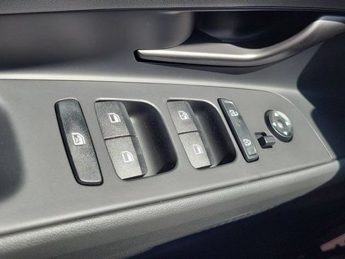 New 2026 Hyundai Elantra SEL Sport FWD image 18